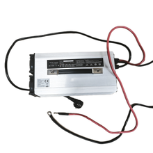 Ladegerät LiFePO4 Akku 12V 100A (B-Ware)